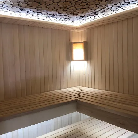 Вілла Relax - Heated Pool, Hot Tub & Sauna